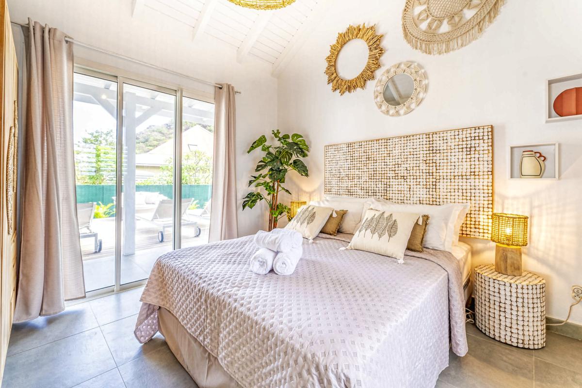 16.A louer villa avec piscine et Terre de haut Les Saintes- Villa Boheme